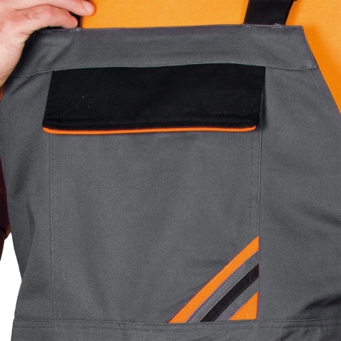 SPODNIE OCHRONNE OGRODNICZKI PRO REGULACJA W PASIE, KIESZENIE NA NAKOLANNIKI NIEBIESKO-CZARNO-POMARAŃCZOWE