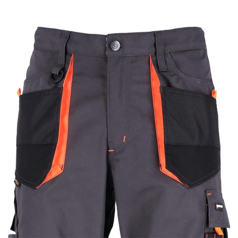 SPODNIE OCHRONNE DO PASA FORMEN RELAXED KIESZENIE NA NAKOLANNIKI SZARO-CZARNO-POMARAŃCZOWE