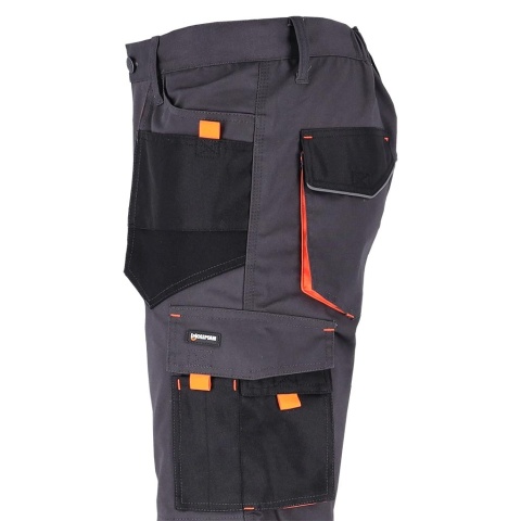 SPODNIE OCHRONNE DO PASA FORMEN RELAXED KIESZENIE NA NAKOLANNIKI SZARO-CZARNO-POMARAŃCZOWE