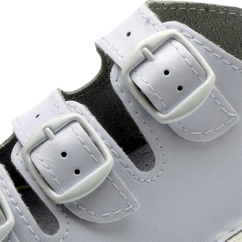 BUTY ZAWODOWE KLA3PASSP, KLAPKI, ANTYPOŚLIZGOWE, PROFIL ORTOPEDYCZNY BIAŁE, TRZY PASKI